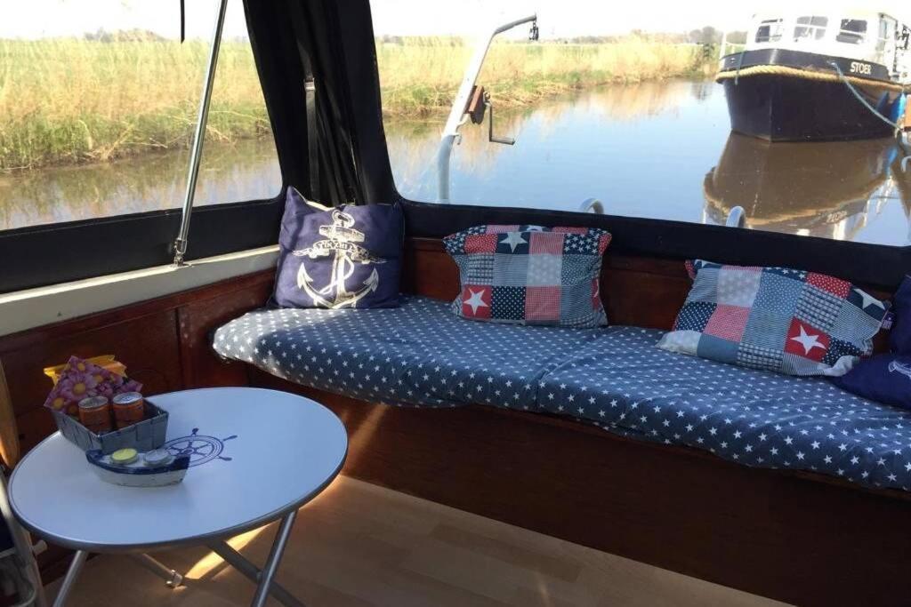 Boat Allemansfreon - Kamperen Op Het Water - Niet Om Mee Te Varen - Read Host Profile-Lees Hostprofiel Jutrijp Экстерьер фото