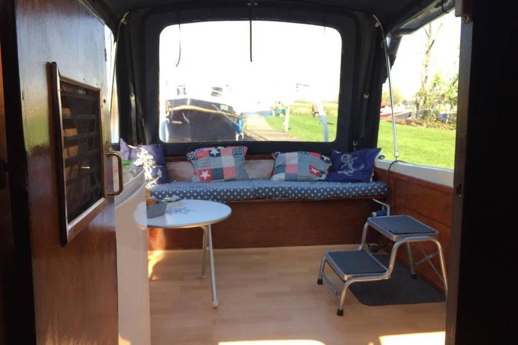 Boat Allemansfreon - Kamperen Op Het Water - Niet Om Mee Te Varen - Read Host Profile-Lees Hostprofiel Jutrijp Экстерьер фото
