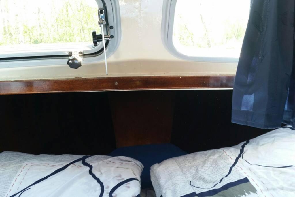 Boat Allemansfreon - Kamperen Op Het Water - Niet Om Mee Te Varen - Read Host Profile-Lees Hostprofiel Jutrijp Экстерьер фото