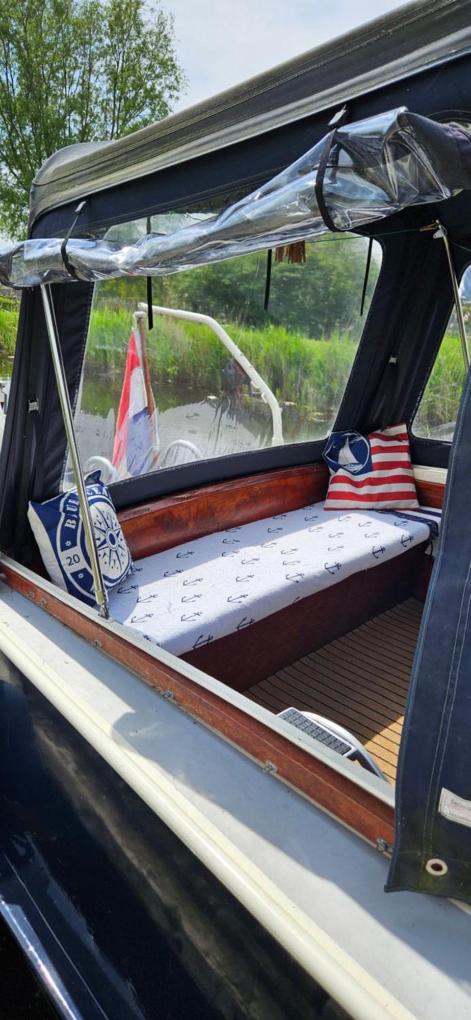 Boat Allemansfreon - Kamperen Op Het Water - Niet Om Mee Te Varen - Read Host Profile-Lees Hostprofiel Jutrijp Экстерьер фото